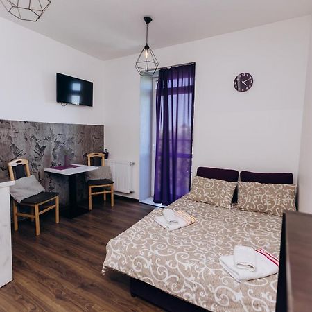 Нові Apartments Біля Жд Вокзалу 이바노프란키우스크 외부 사진